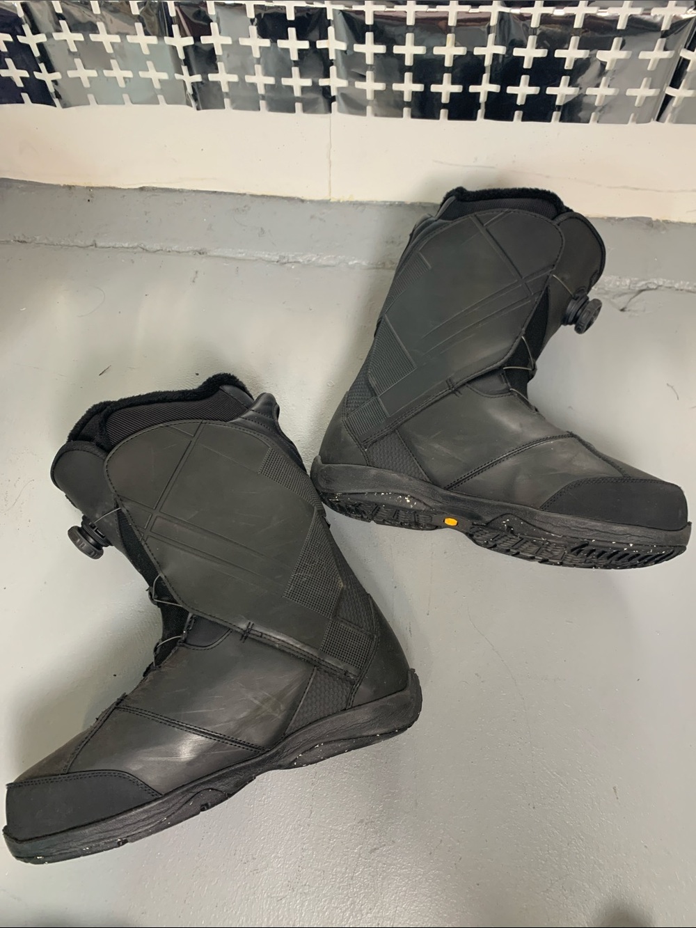 K2 Men's Black Snowboard Boots with BOA Closure - Picture 5 of 7
